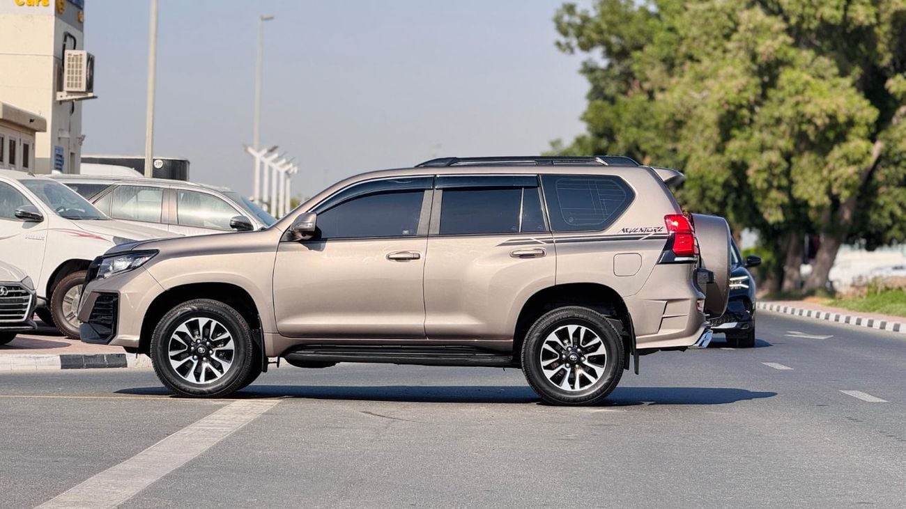 تويوتا برادو LIMGENE BODY KIT INSTALLED | SUNROOF | 2.8L DIESEL ENGINE | 2018