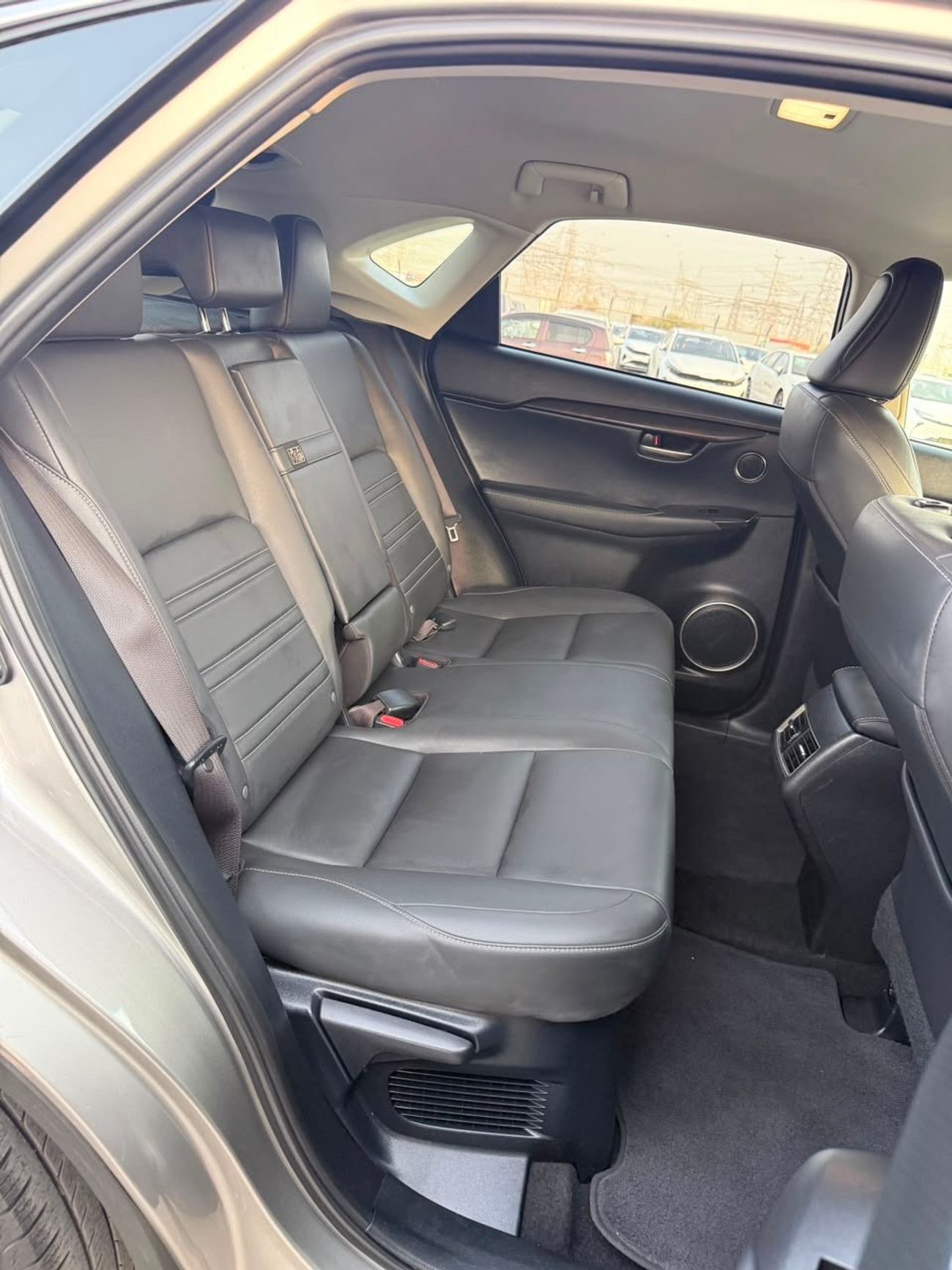 لكزس NX200t STD (NON GCC)