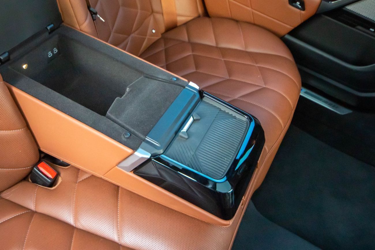 بي أم دبليو 735i BMW 735i 2023 | GCC Specs | Full Option | Excellent Condition