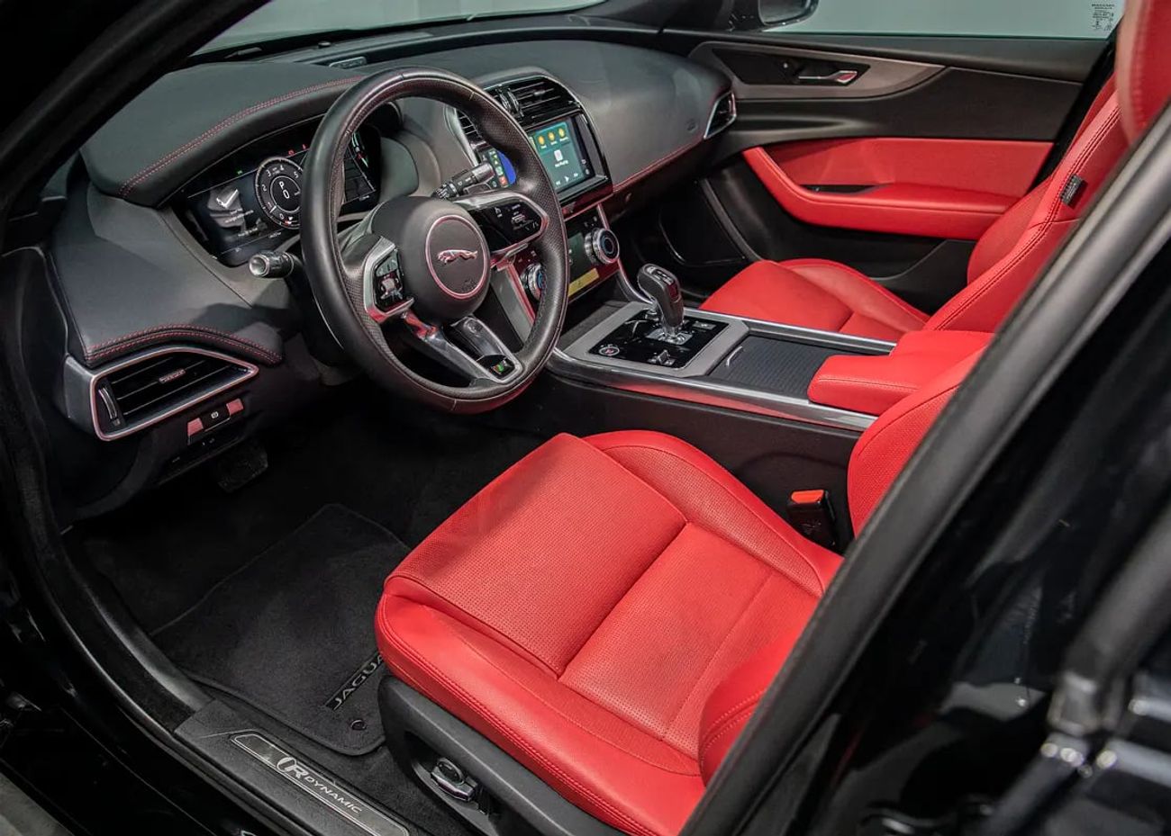 Jaguar XE P 300 Limited Edition