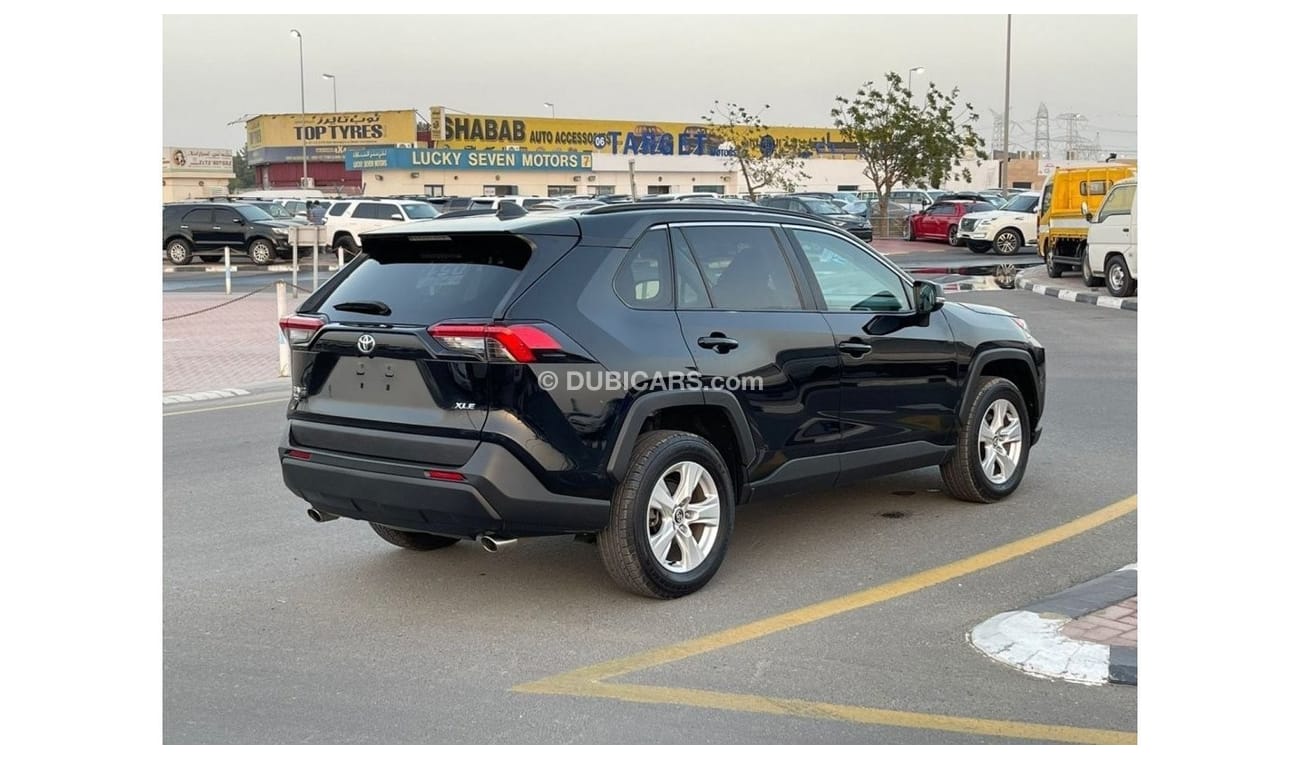 تويوتا راف ٤ XLE