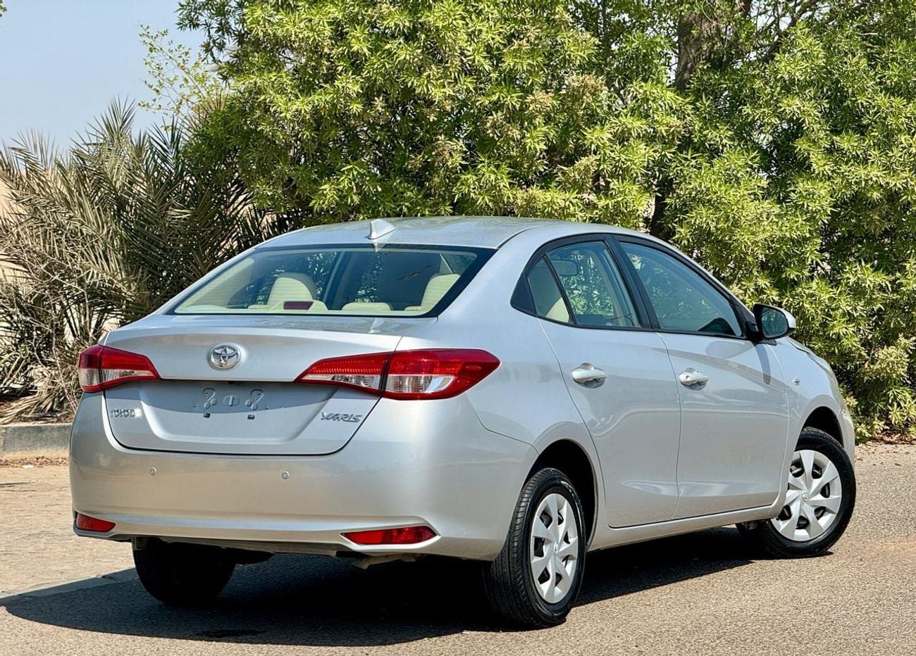 Toyota Yaris 1.5L G 610-Monthly l GCC l Cruise, Camera, GPS l Accident