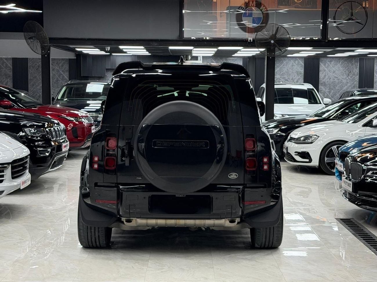 Land Rover Defender P400 110 HSE 3.0L (5 Seater)