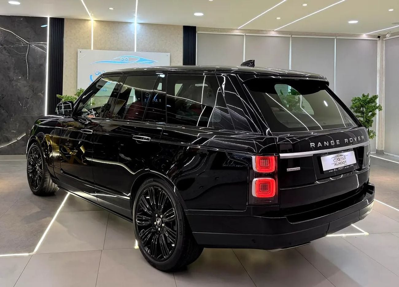 Land Rover Range Rover AUTOBIOGRAPHY KIT RR VOGUE || GCC II FULLY LOADED I| PANORAMA I| SCREENS II HEADS UP DISPLAY