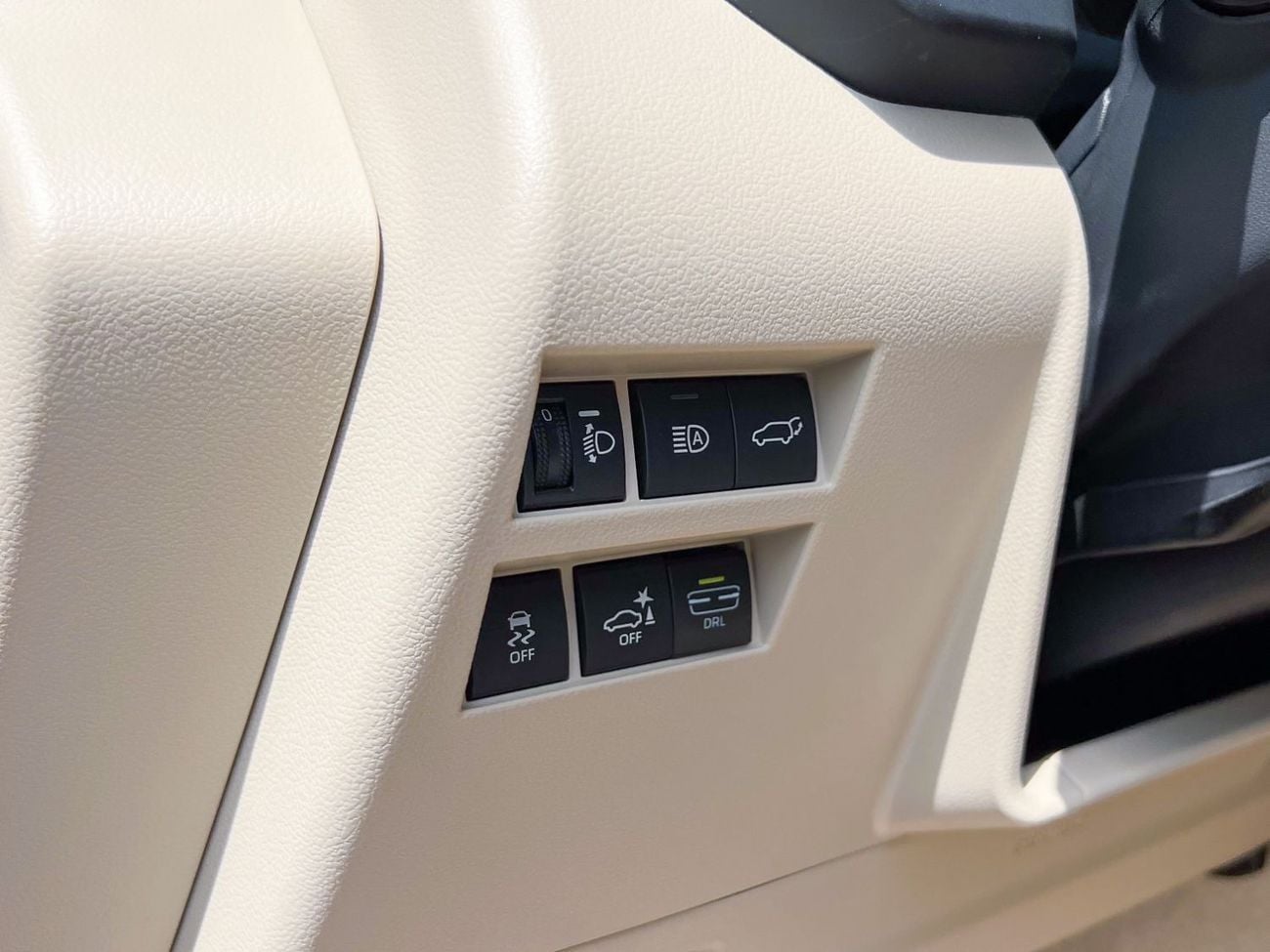 Toyota Land Cruiser EXPORT ONLY - 2025 LC300 GXR 4.0L (GCC Specification)