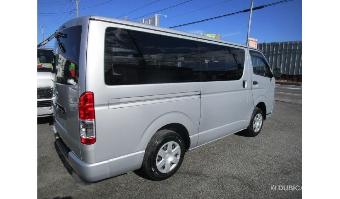 Toyota Regius TRH200V