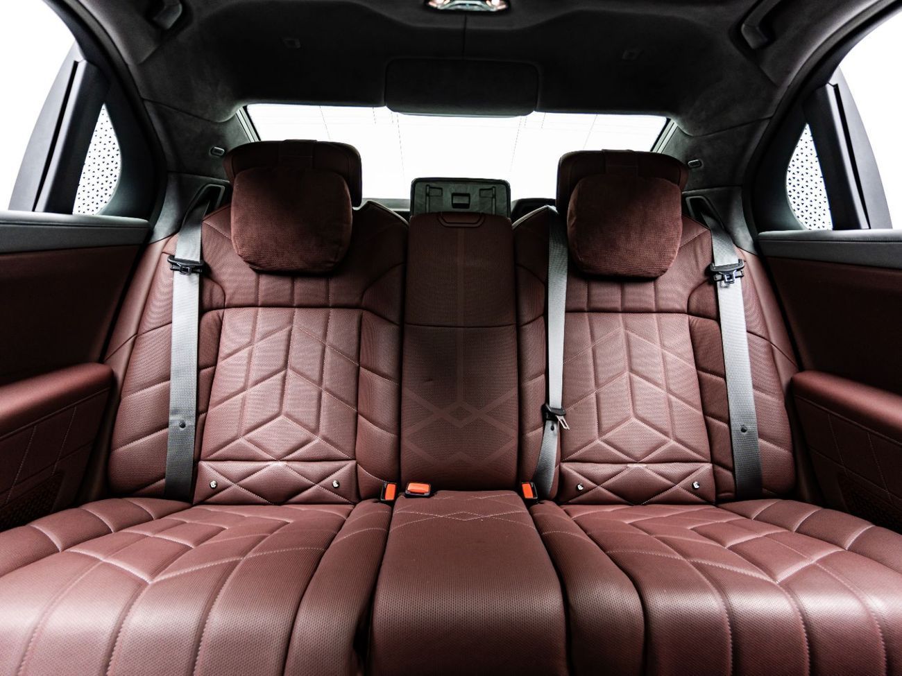 بي أم دبليو 760Li 2024 BMW 760Li, 4.4 V8, 4WD, 536bhp, 8 Speed Automatic