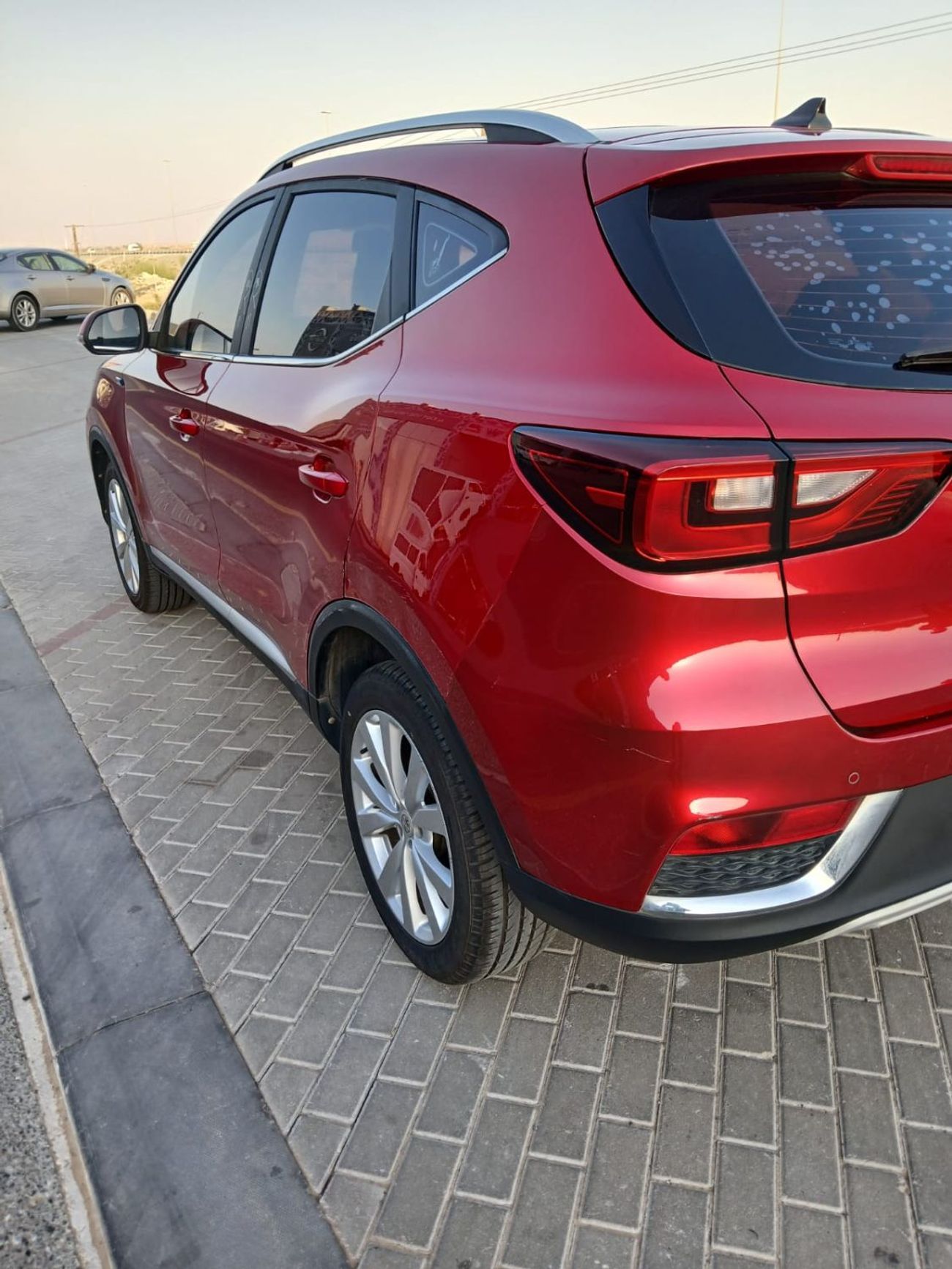 أم جي ZS orignal pain