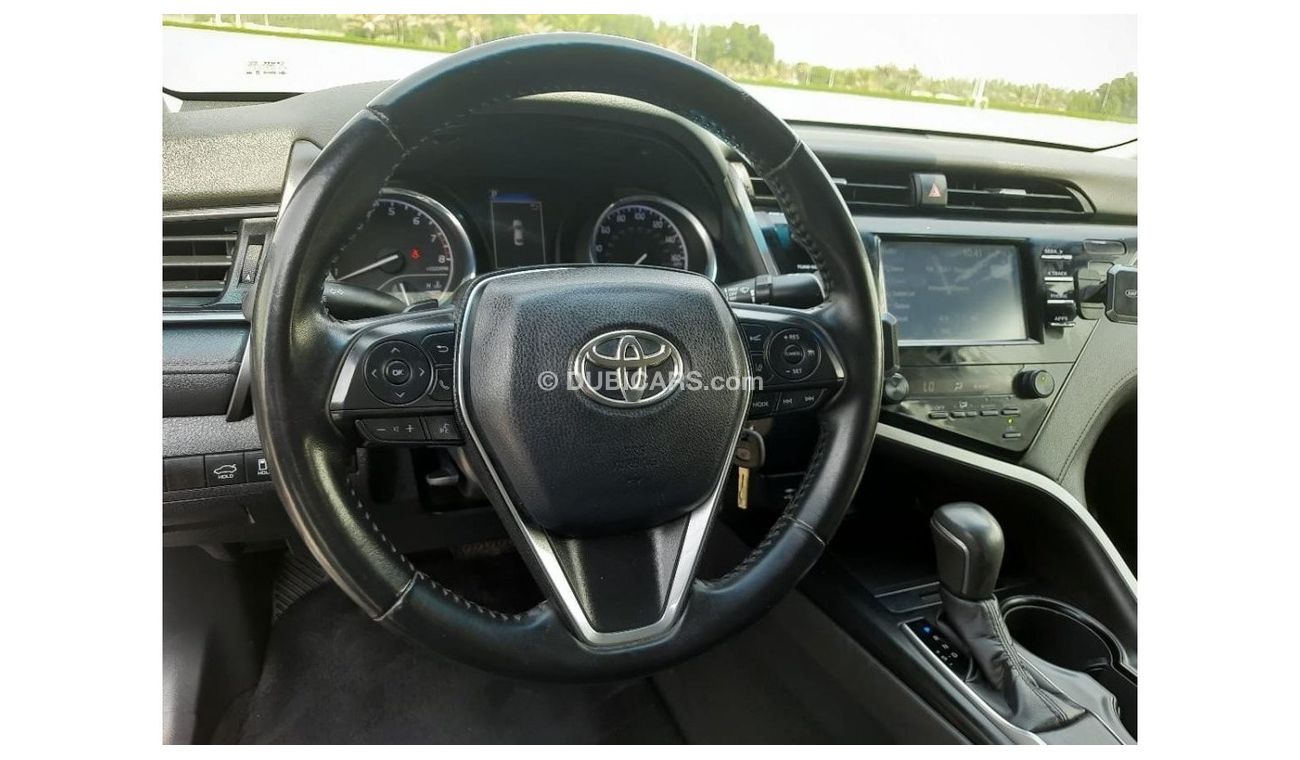 تويوتا كامري SE