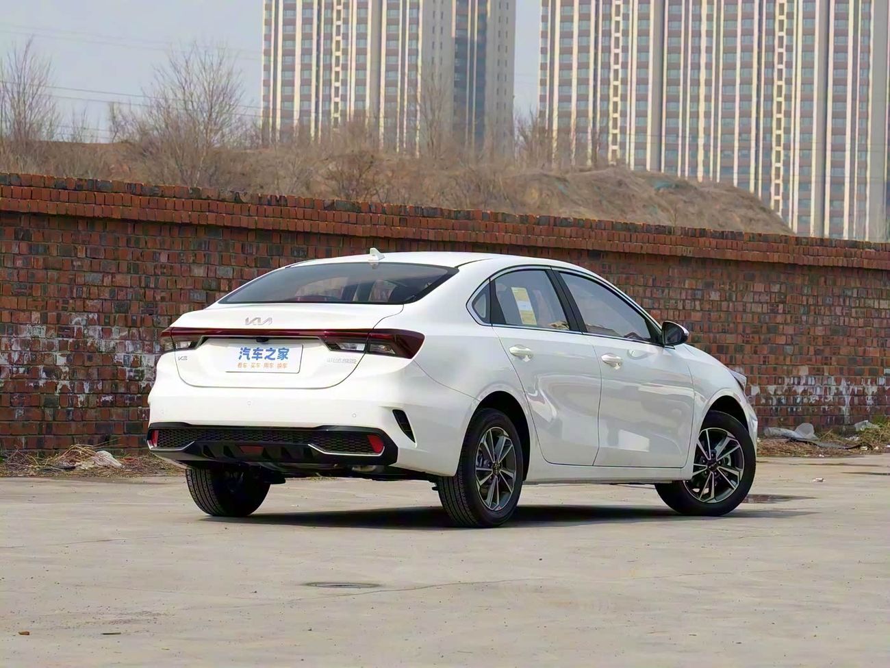 Kia K3 Kia 1.5L CVT Comfort Premium Edition with Sunroof | For Export