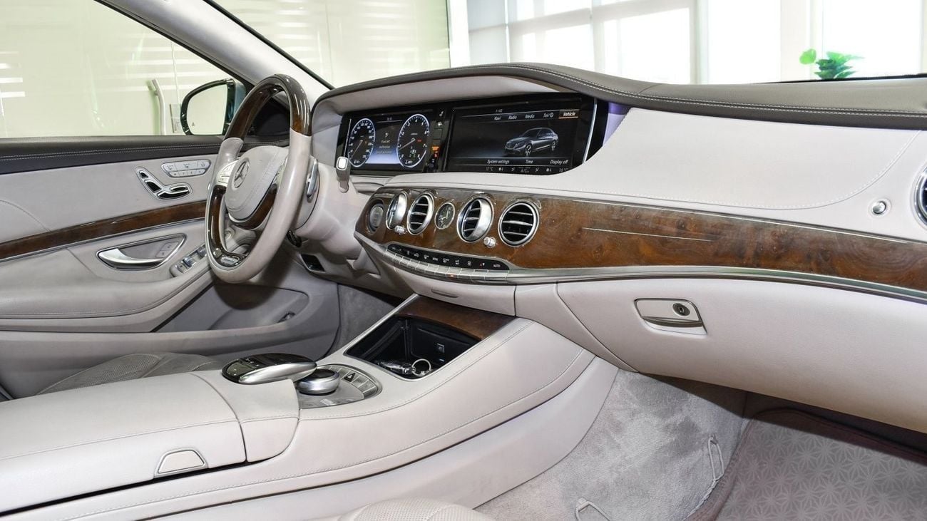 Mercedes-Benz S 550 With S 500 badge