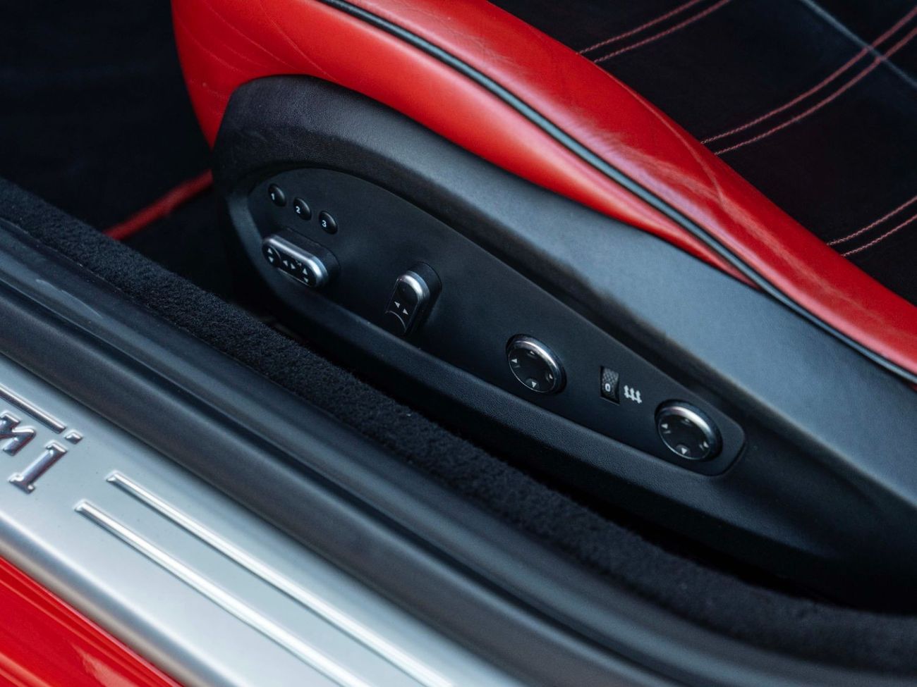 Ferrari California T FERRARI CALIFORNIA T • ONLY 54K KM • 3.9L TURBOCHARGED • OFFICIAL AL TAYER WARRANTY