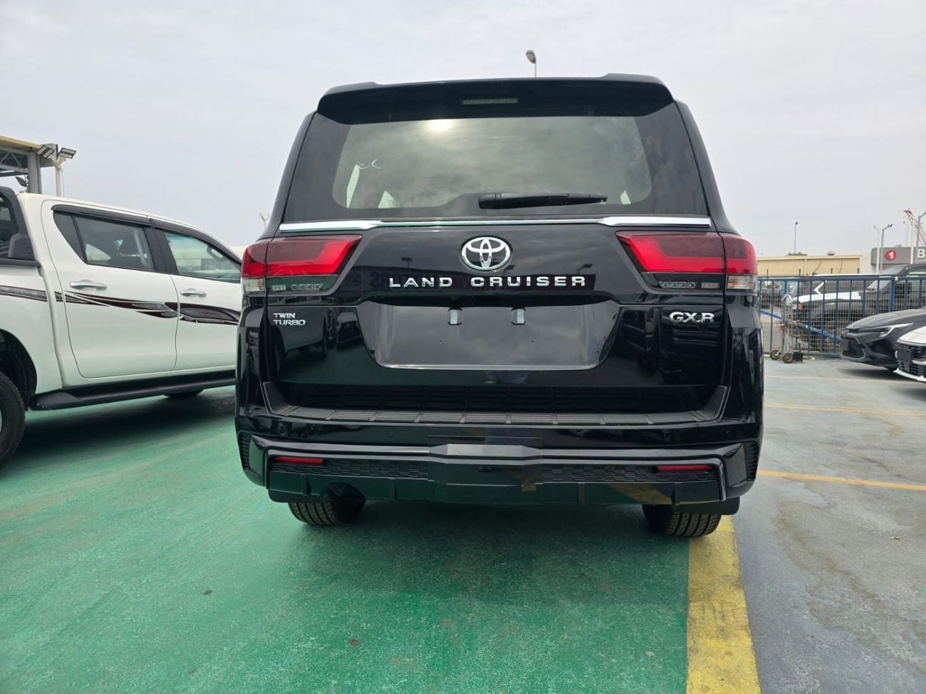 تويوتا لاند كروزر TOYOTA LAND CRUISER GXR TWIN TURBO 3.5L GCC SPECS 2026 MODEL