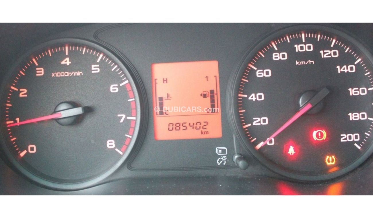 ميتسوبيشي L200 متسوبيشي ال200 ابيض  خليجي 2018 بحالة ممتازة بدون حوادث