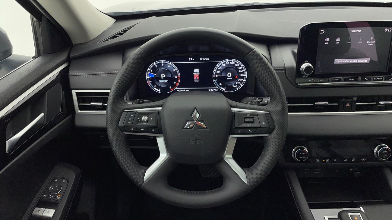 ميتسوبيشي آوتلاندر H/L SYNTHETIC LEATHER SEATS WITH SUNROOF 2.5 | بدون دفعة مقدمة | اختبار القيادة في المنزل