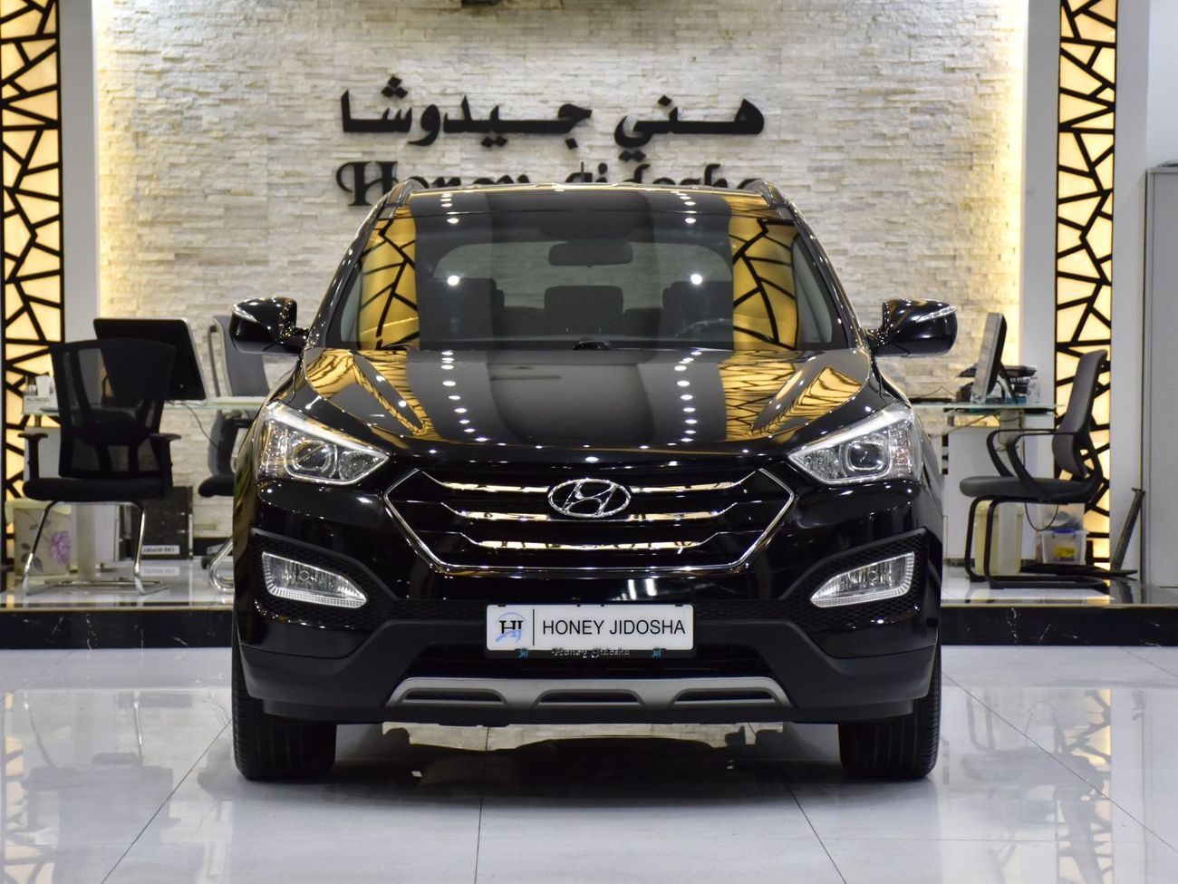 Hyundai Santa Fe EXCELLENT DEAL for our Hyundai SantaFe 4WD 3.3L ( 2014 Model ) in Black Color GCC Specs