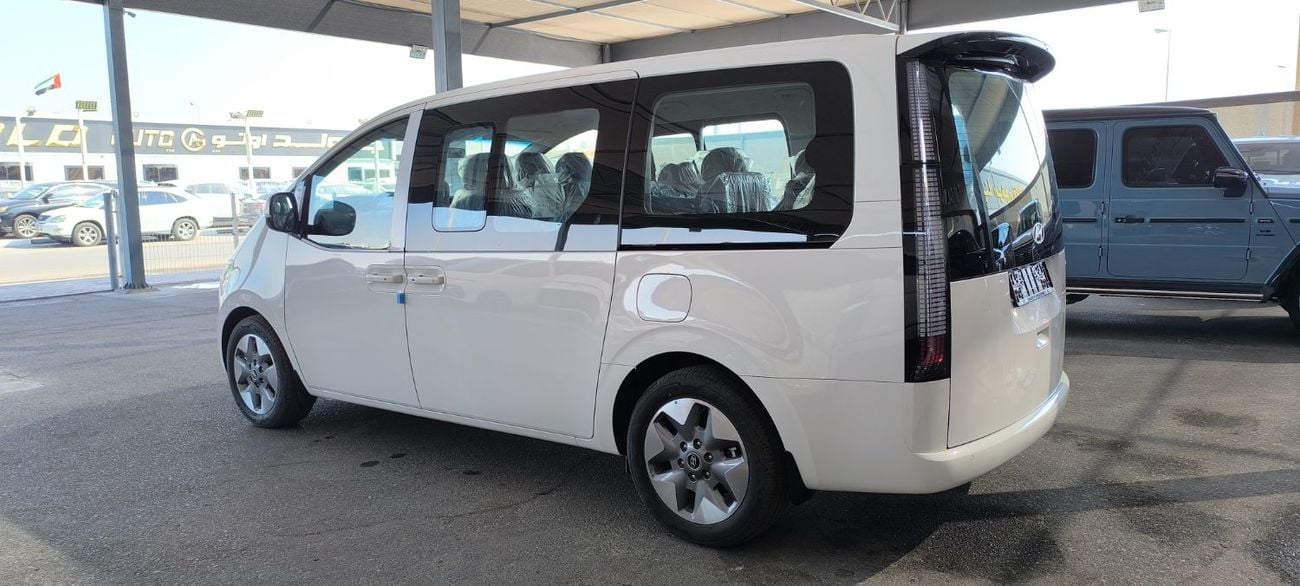 هيونداي ستاريا STARIA 2.2L DIESEL 11 SEATER PRESTIGE