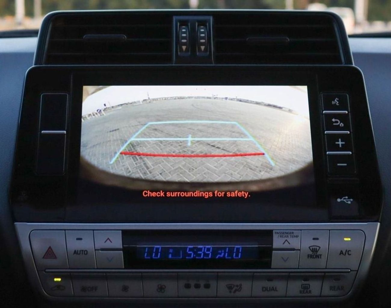 تويوتا برادو GXR 4.0L 4WD Toyota Prado GXR, 4.0L, 2022 GCC, Original Paint, accident-free, in excellent condition