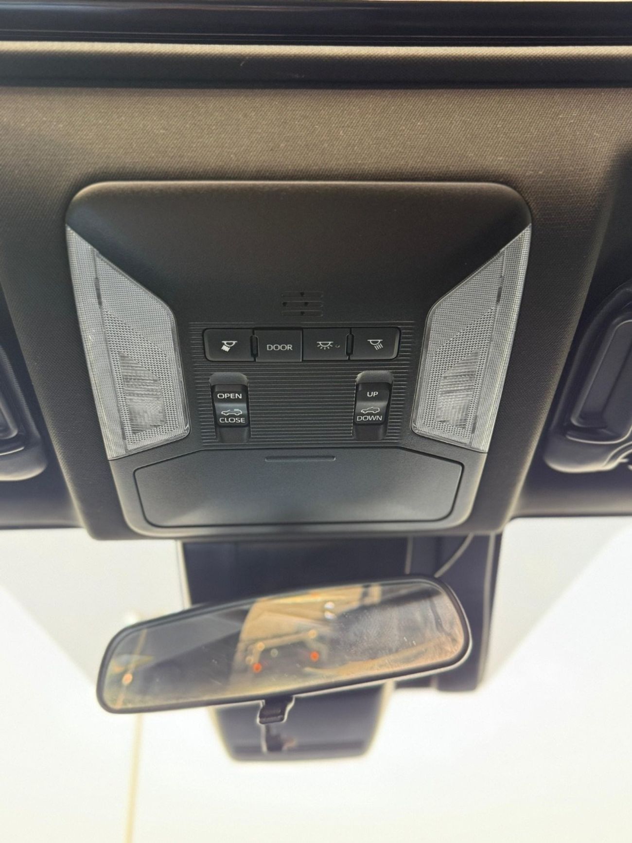 تويوتا راف ٤ Hybrid XSE Premium Black edition