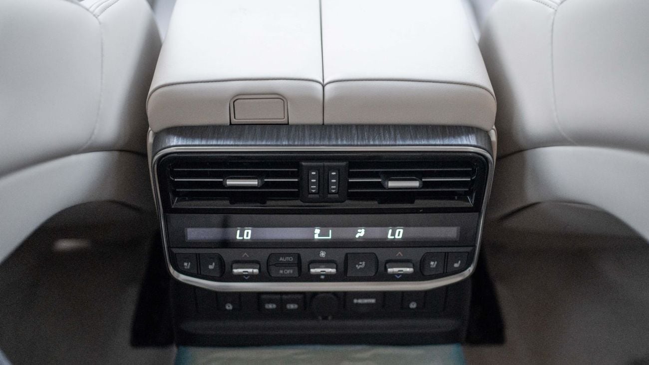 تويوتا لاند كروزر 2026 Toyota Land Cruiser 300 VXR 3.5L AT Hybrid (Bronze-Beige)