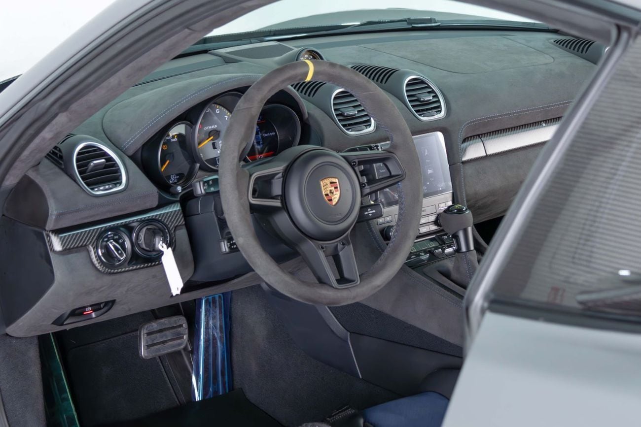 Porsche 718 Cayman GT4 RS 4.0L (493 HP) A/T Brand New-GCC-Weissach Package-Porsche warranty Until 04/2028