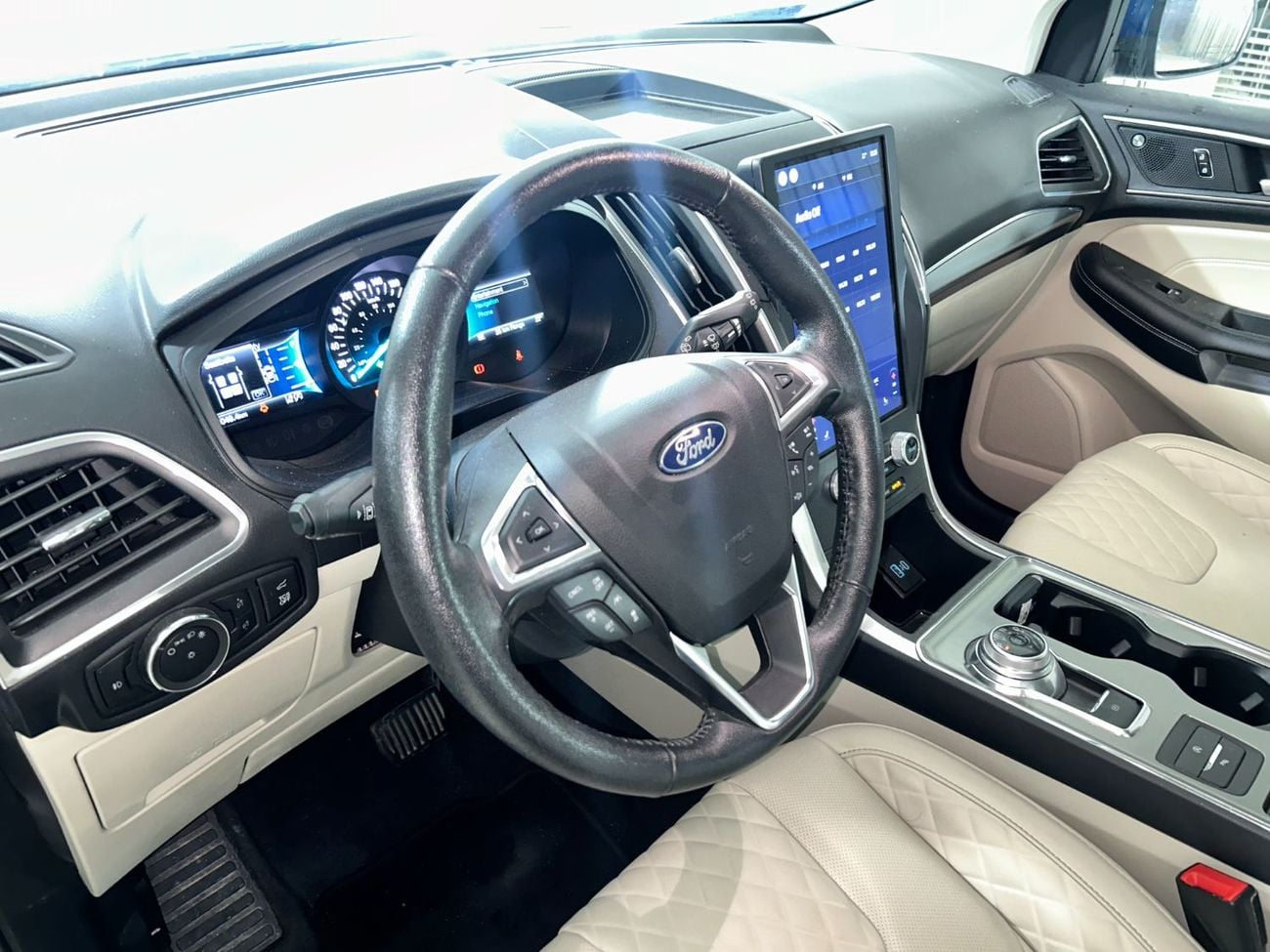 Ford Edge TITANIUM STN323 / FREE INSURANCE + REGISTRATION / AL TAYER MOTORS AL QOUZ SHOWROOM