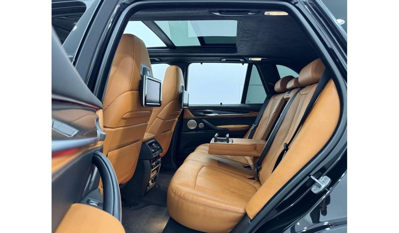 BMW X5M Std 4.4L 2015 BMW X5M, Service History, Carbon Fiber Package, Full Options, Very Low Kms, GCC