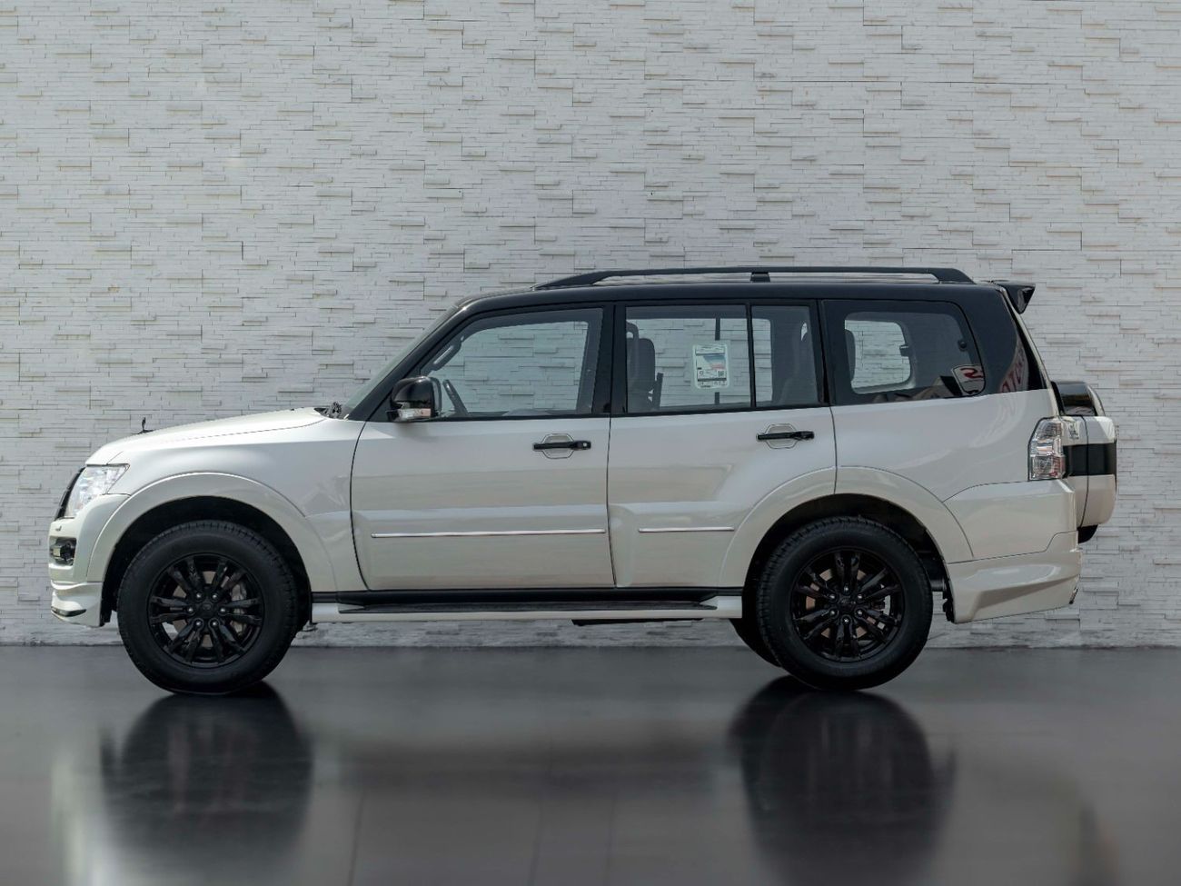 ميتسوبيشي باجيرو AED 2,044 PM • 3.8L PAJERO SIGNATURE - FINAL EDITION • ZERO KMS • MITSUBISHI WARRANTY UNTIL 2027