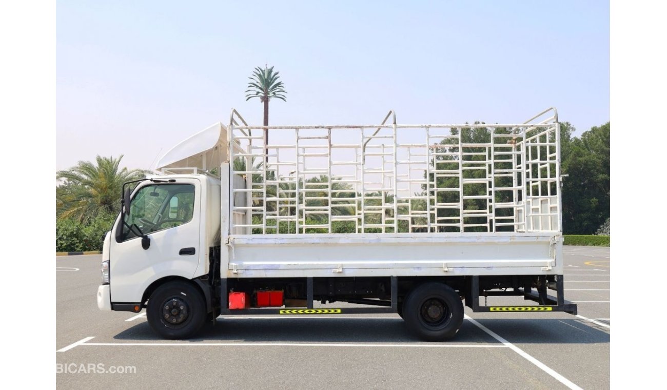 Hino 300 Short Chassis Truck with Grill Body | GCC Specs | Excellent Condition