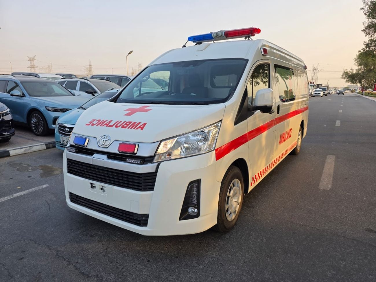 Toyota Hiace DLS - STD ROOF FUEL DIESEL ,ENGINE CAPACITY 2800 CC ,RIGHT HAND DRIVE ONLY FOR EXPORT