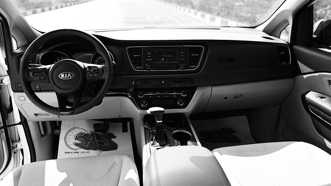 Kia Carnival EX 3.3L