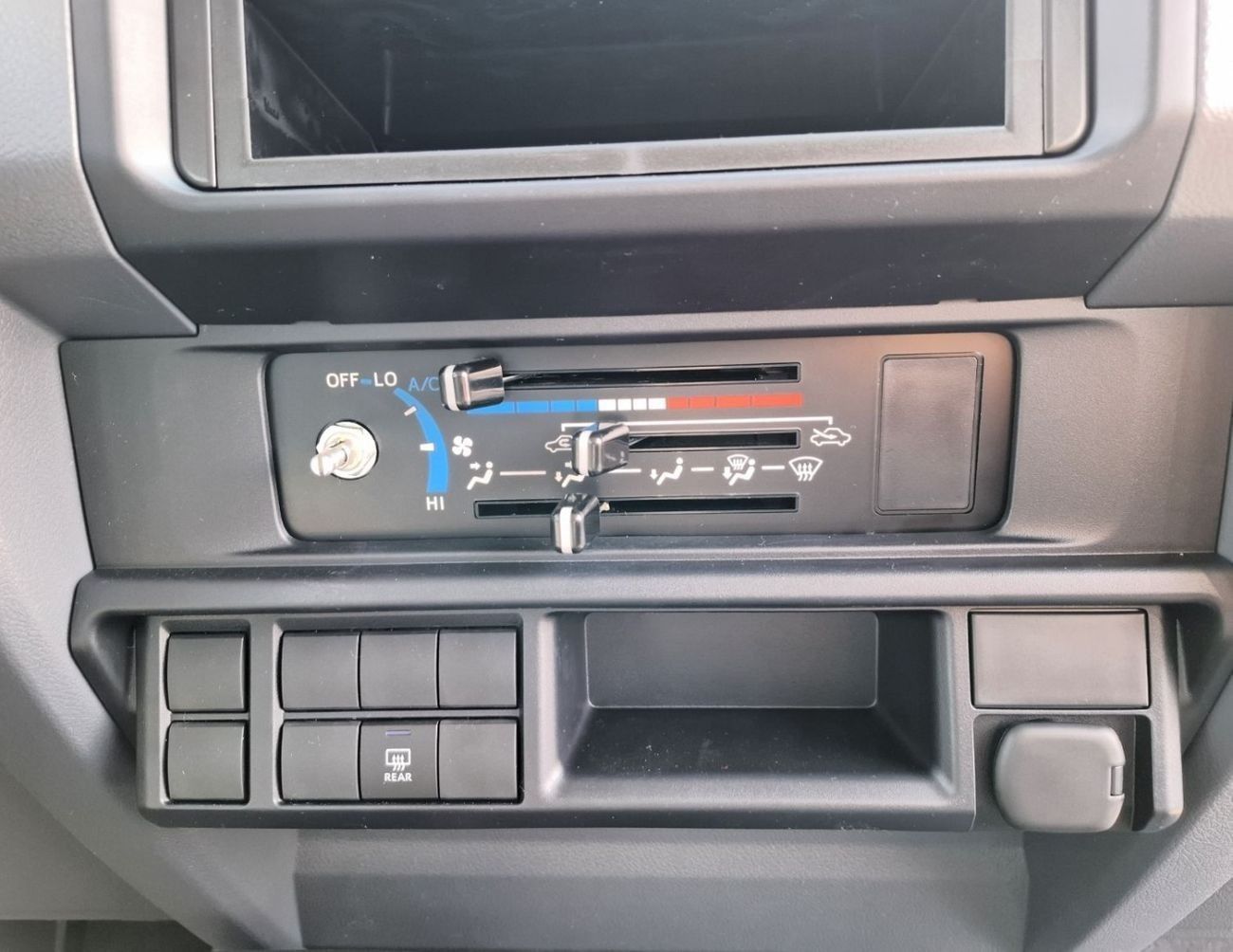 Toyota Land Cruiser 70 5 Door With Diff Lock 4.2L 2025 Diesel (Export Only)