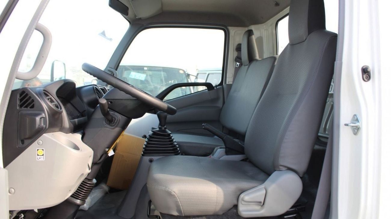هينو 300 XZU 710L Wide Cab 2WD – 6.5 Ton
