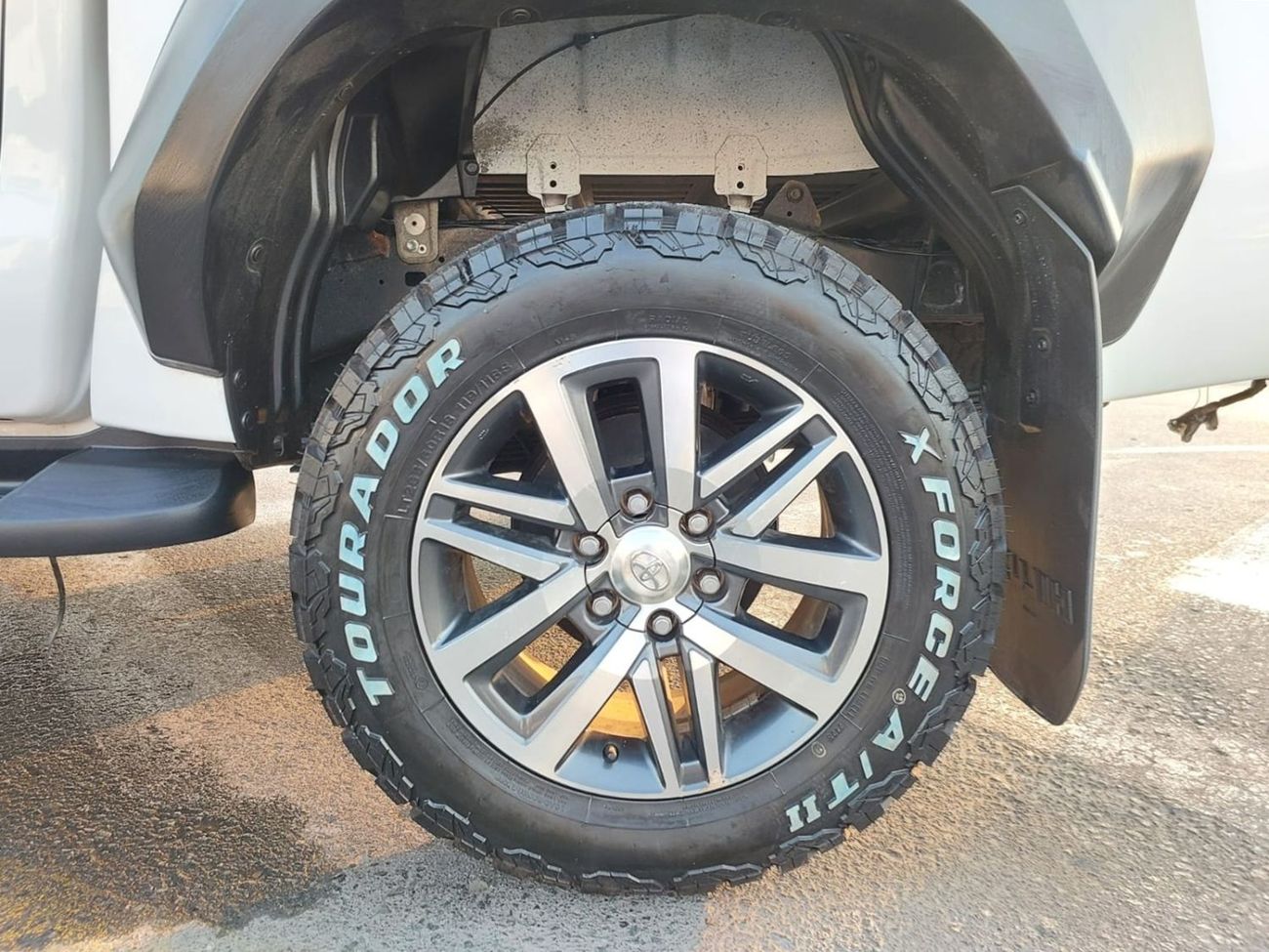 تويوتا هيلوكس TOYOTA HILUX PICKUP RHD 2018 MODEL 2.8 L DIESEL AUTOMATIC(PM29171)