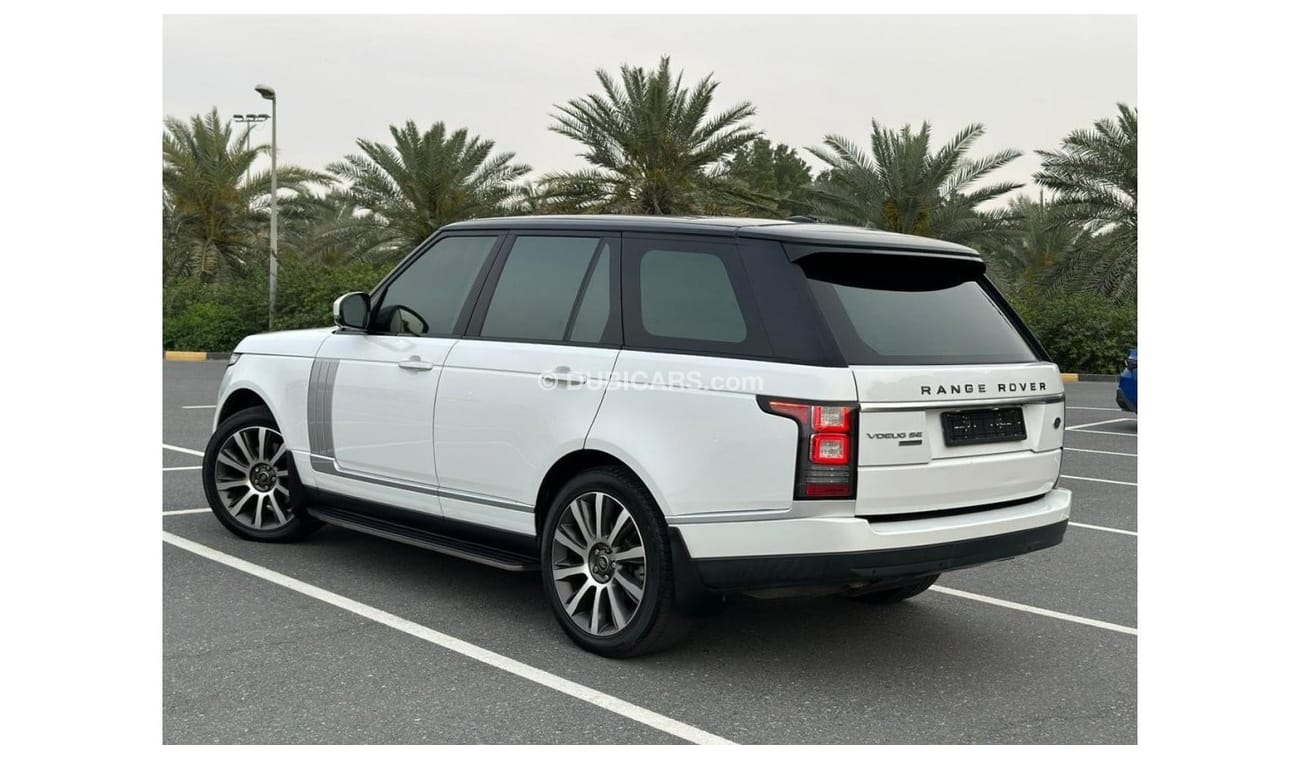 Land Rover Range Rover VOGUE HSE 2015 V8 GCC ORIGINAL PAINT // ACCIDENTS FREE // WELL MAINTAINED