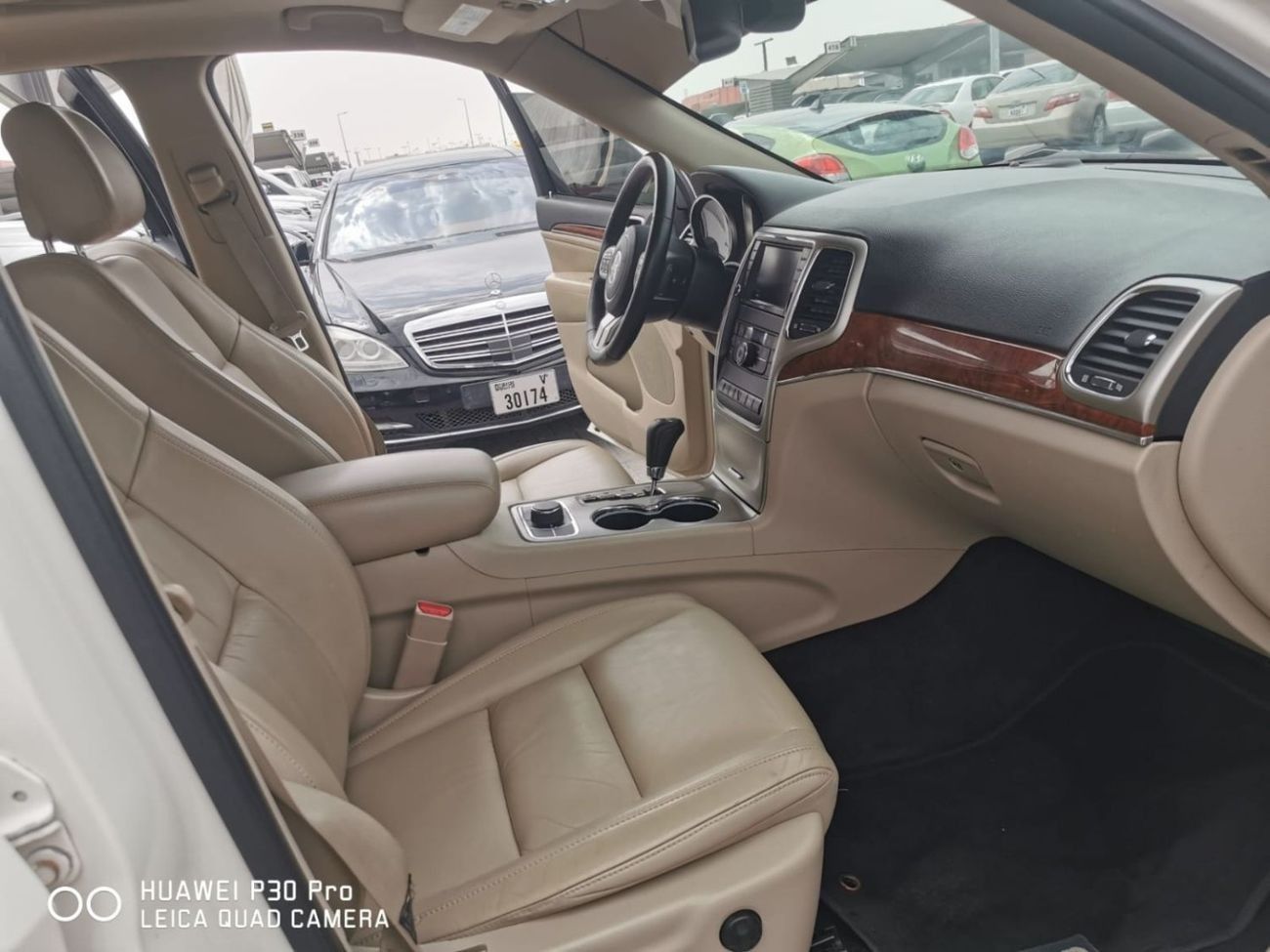 Jeep Cherokee sport 3.7L In excellent condition and requires no expenses