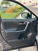 تويوتا راف ٤ XLE Sunroof,push start Full Option