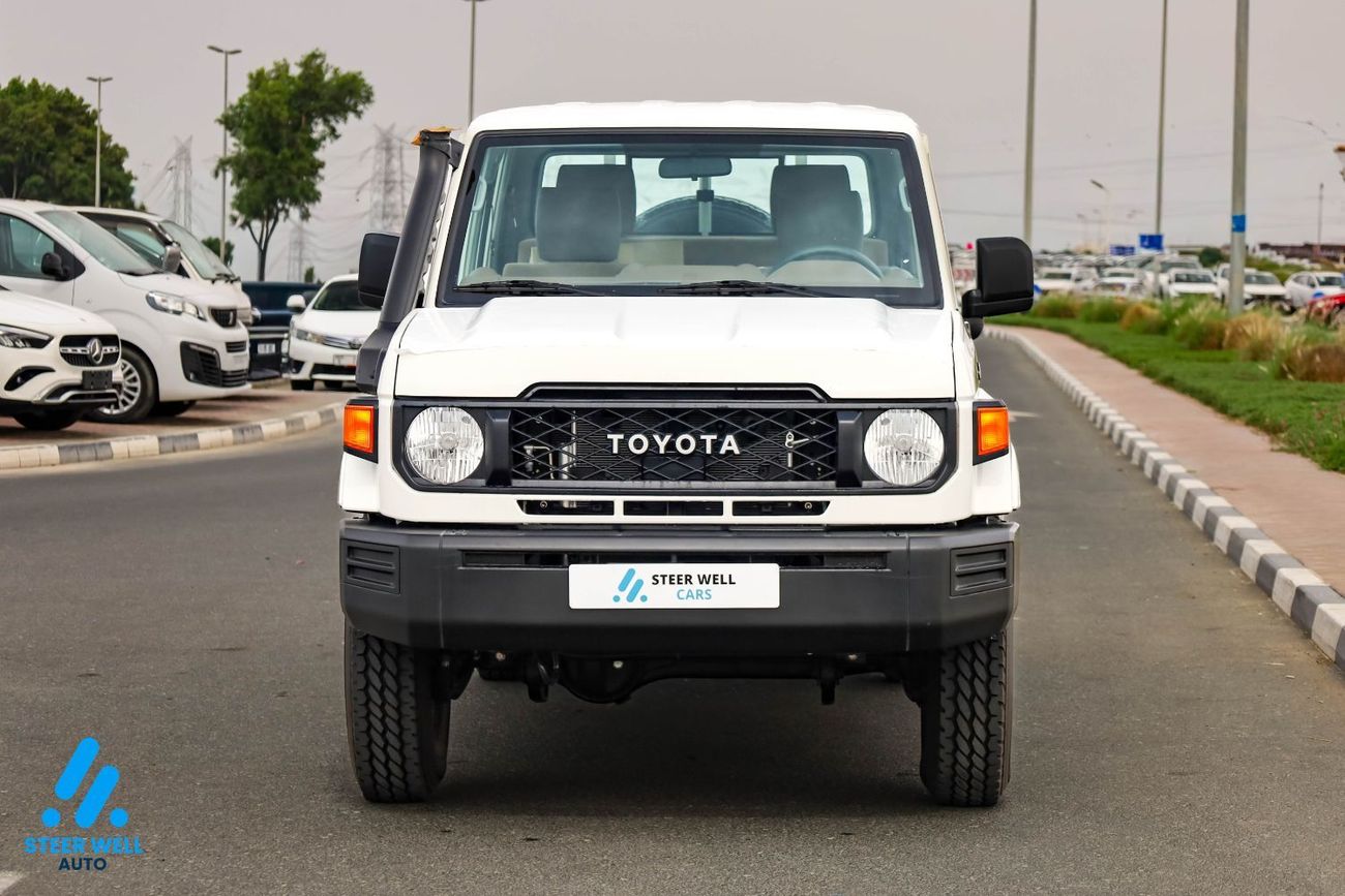 Toyota Land Cruiser Pick Up Double-Cab LC 79 | 2.8L Turbo DSL | GCC Specs | 4WD MT | Heavy Duty Workhorse | Export Ready