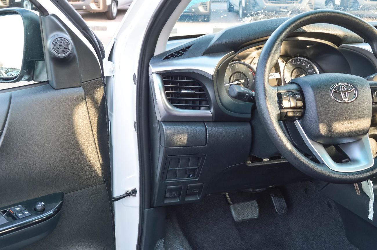 Toyota Hilux TOYOTA HILUX 2.7L RWD PETROL PICKUP 2025