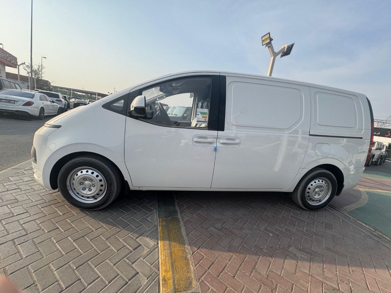 Hyundai Staria 2026 GCC 3.5 Cargo patrol Automatic