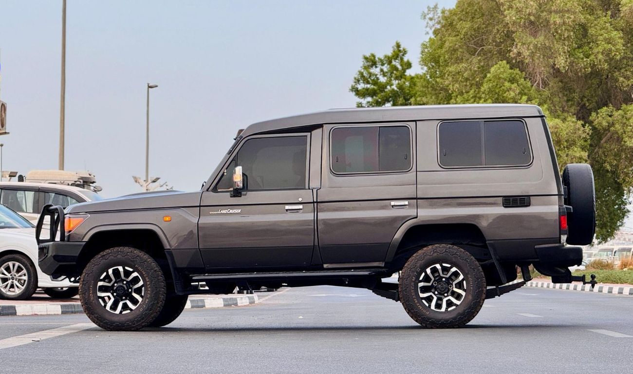 Toyota Land Cruiser HARDTOP | MANUAL TRANSMISSION | 7 SEATER | 4.5L DIESEL ENGINE | RHD