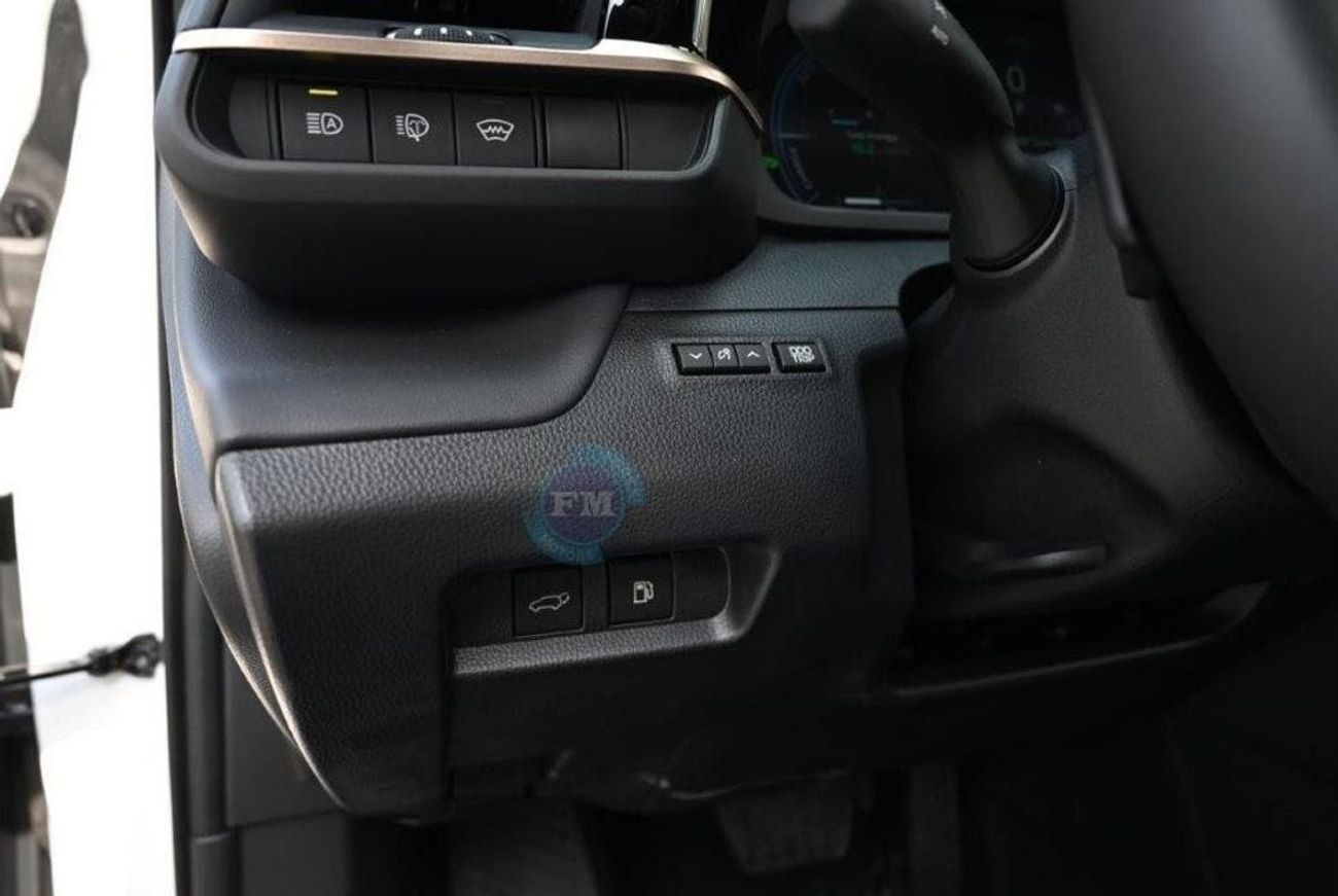 Toyota Crown Signia Limited Hybrid 2.5L AWD Automatic