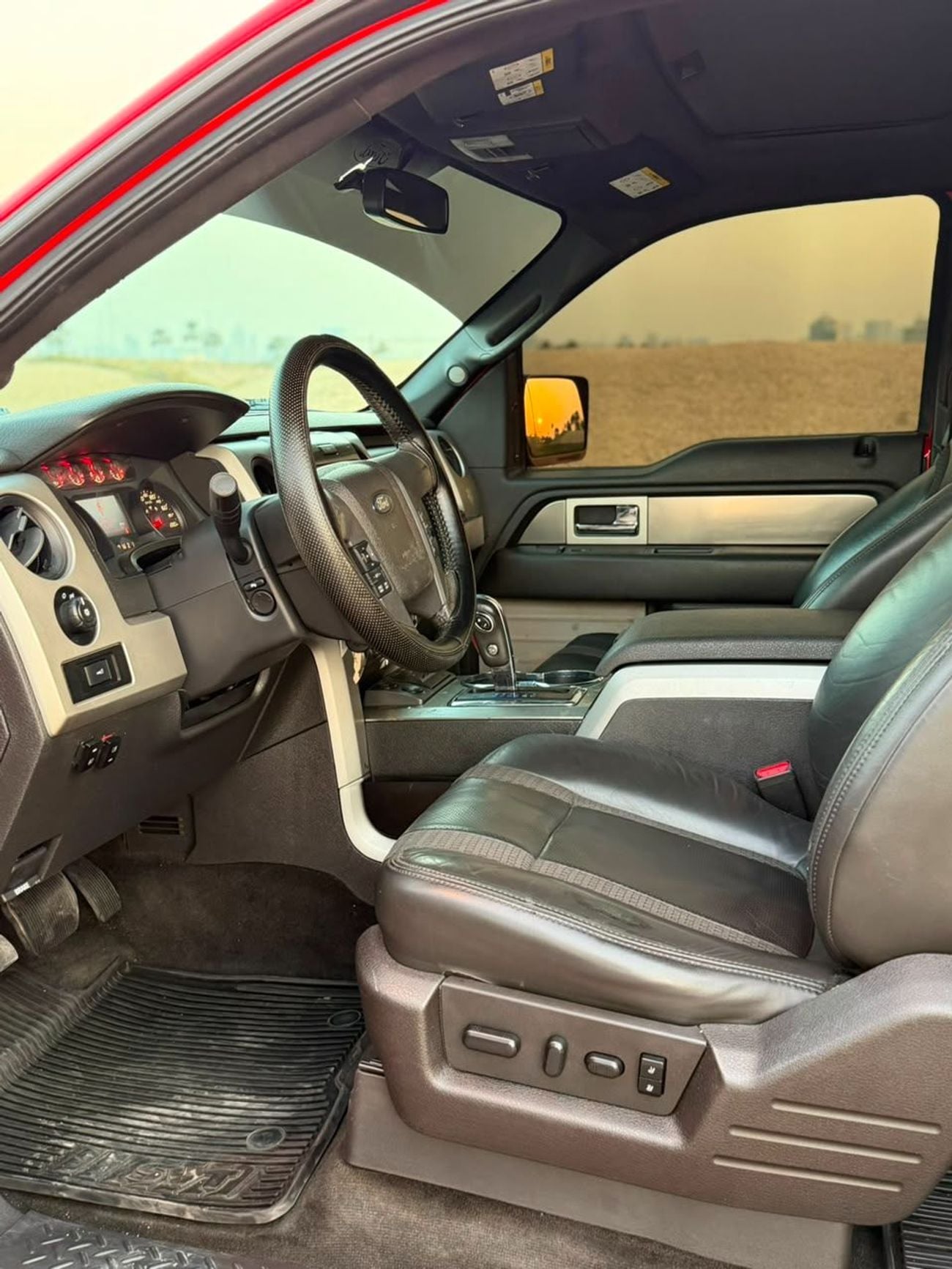 Ford F-150 SVT RAPTOR SUPER CAB