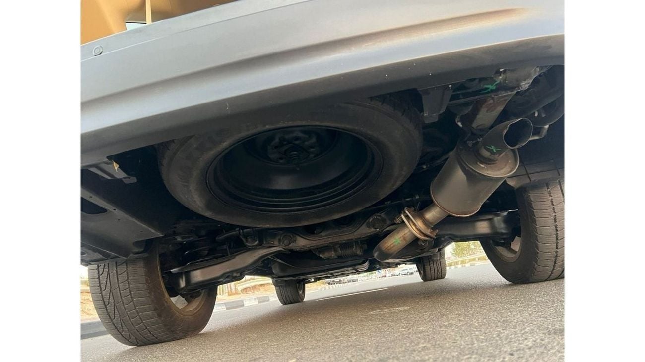 Toyota Highlander 2016 Toyota Highlander, Hybrid - 4X4 - Panoramic / Push Start - Heat and Cooling Seats- Limited Full