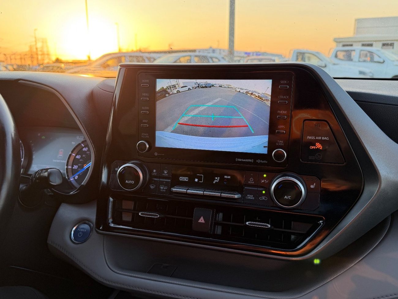 Toyota Highlander 2022 TOYOTA HIGHLANDER XLE HYBRID AWD FULL IMPORTED FROM USA