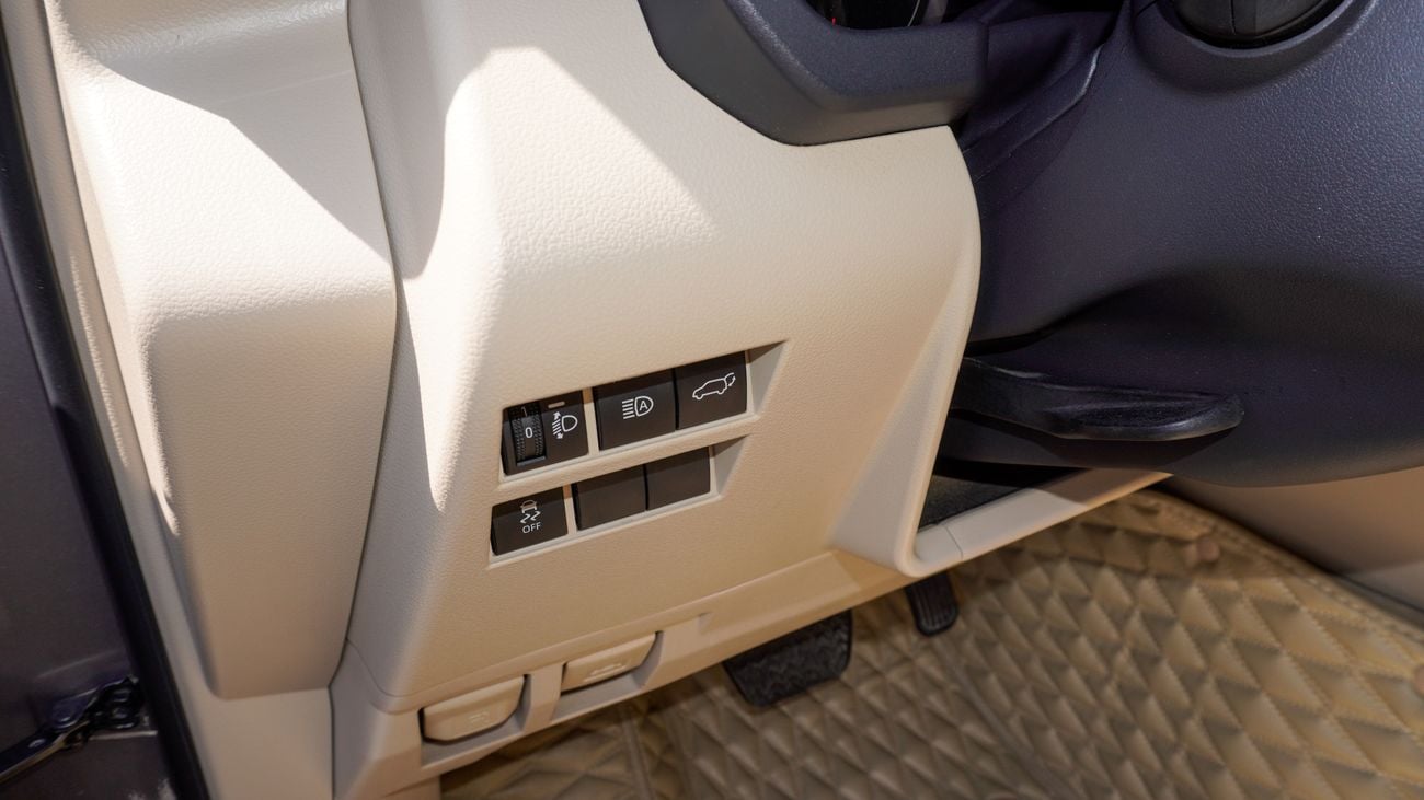 Toyota Land Cruiser GXR 3.5 L Twin Turbo V6