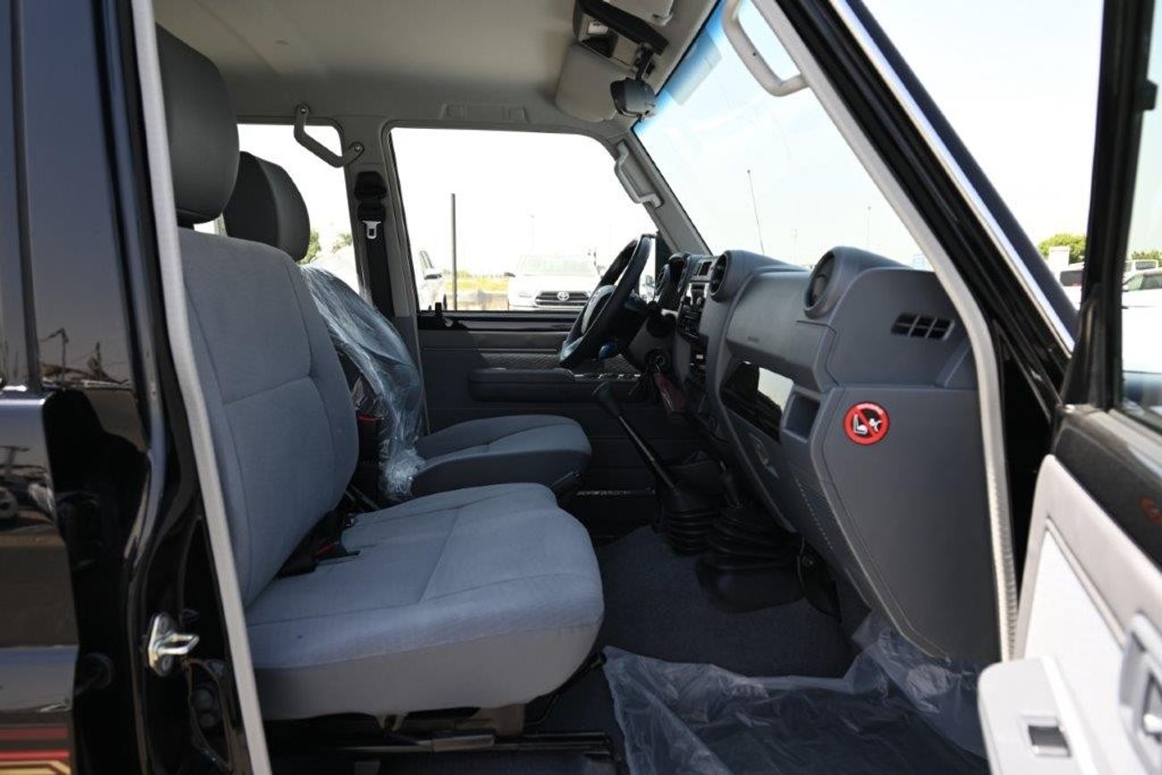 تويوتا لاند كروزر 70 2024 TOYOTA LAND CRUISER 76 HARDTOP 4.0L 4WD 6-SEATER MT