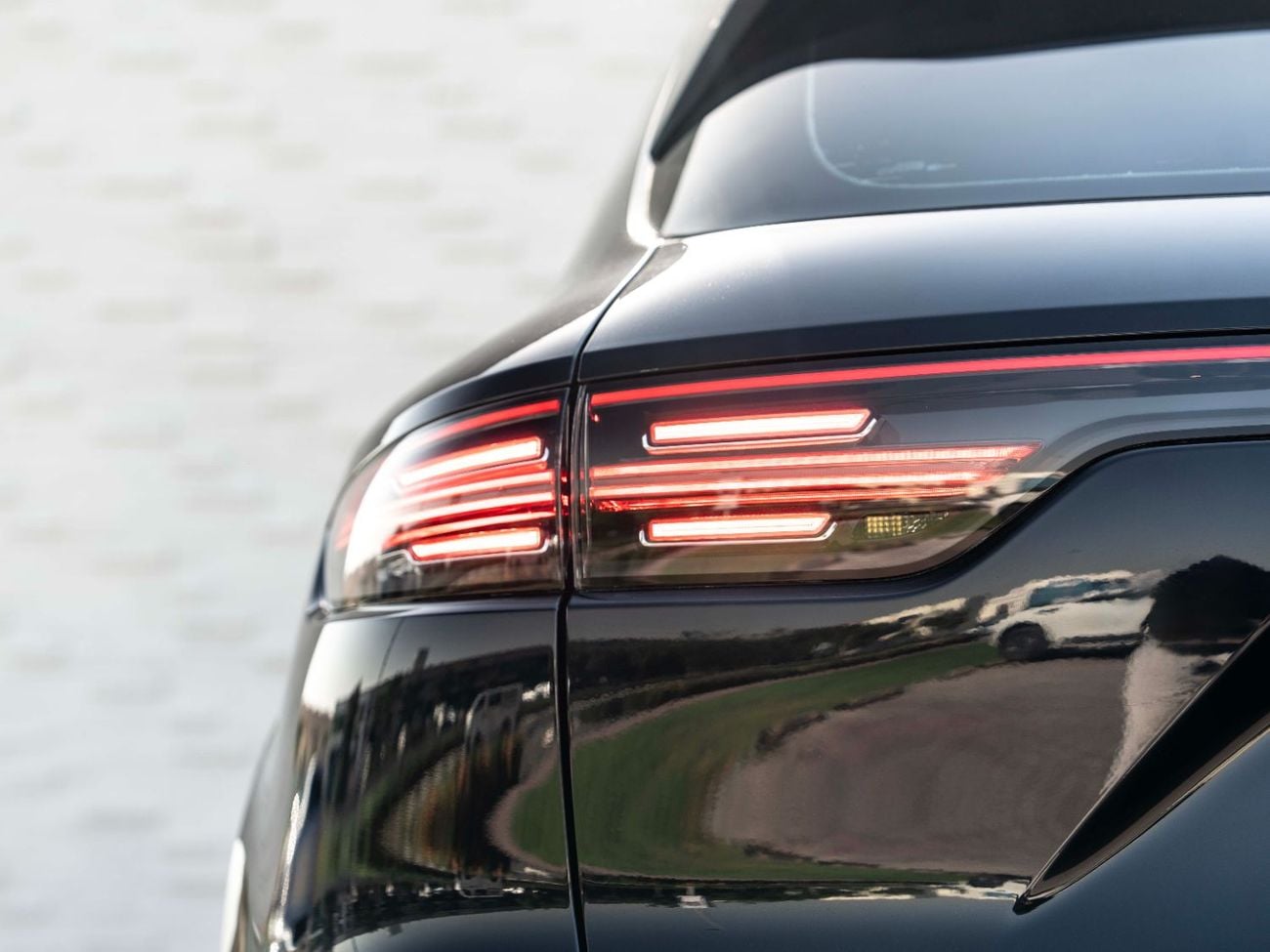 Porsche Cayenne Std 3.0L (335 HP)