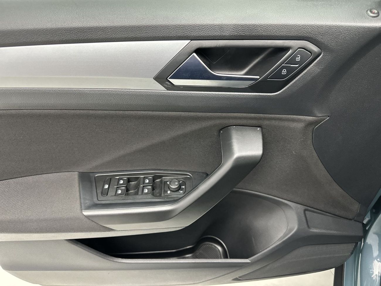 فولكس واجن T ROC Life 1.4L