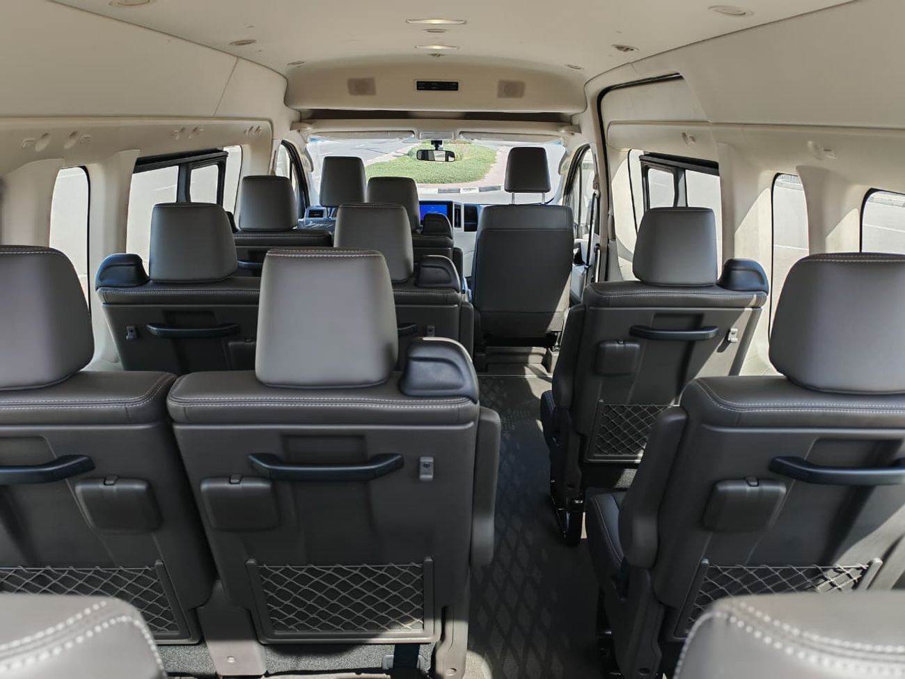 تويوتا هاياس 2026 Toyota Hiace DX 13-Seater High Roof 2.8L 4-Cyl Diesel M/T RWD Export Only